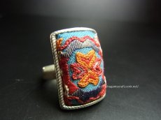 画像1: 貴州ミャオ族の刺繍古裂リング（苗銀製） (1)