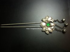 画像2: ミャオ族（苗族）の髪留め/かんざし（苗銀製）・牡丹・翠色石付　Traditional hair ornament, Kanzashi of Miao (2)