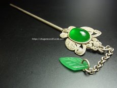 画像1: ミャオ族（苗族）の髪留め/かんざし（苗銀製）・蝶々・翠色石付　Traditional hair ornament, Kanzashi of Miao (1)