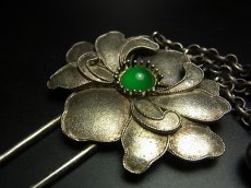 画像4: ミャオ族（苗族）の髪留め/かんざし（苗銀製）・牡丹・翠色石付　Traditional hair ornament, Kanzashi of Miao (4)