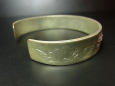 画像5: 貴州省ミャオ族の刺繍古裂バングル(苗銀)　Old embroidery Miao silver bangle　 (5)