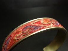 画像4: 貴州省ミャオ族の刺繍古裂バングル(苗銀)　Old embroidery Miao silver bangle　 (4)