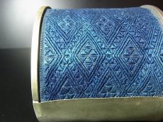 画像3: 貴州省ミャオ族の刺繍古裂バングル(苗銀)　Old embroidery Miao silver bangle　 (3)