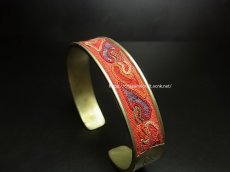 画像1: 貴州省ミャオ族の刺繍古裂バングル(苗銀)　Old embroidery Miao silver bangle　 (1)