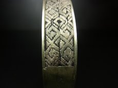 画像3: 貴州省ミャオ族の刺繍古裂バングル(苗銀)　Old embroidery Miao silver bangle　 (3)