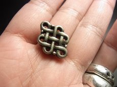 画像5: エンドレスノット（ベルべ・サンサーラ・無限の紐）チベット八吉祥紋・蔵銀製/シルバー色 (5)