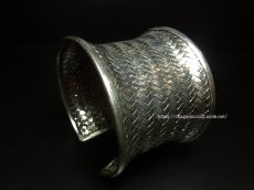 画像1: 貴州ミャオ族のシルバーバングル(ミャオ銀)　編み　約51mm (1)