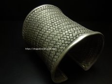 画像2: 貴州ミャオ族のシルバーバングル(ミャオ銀)　編み　約78 mm (2)