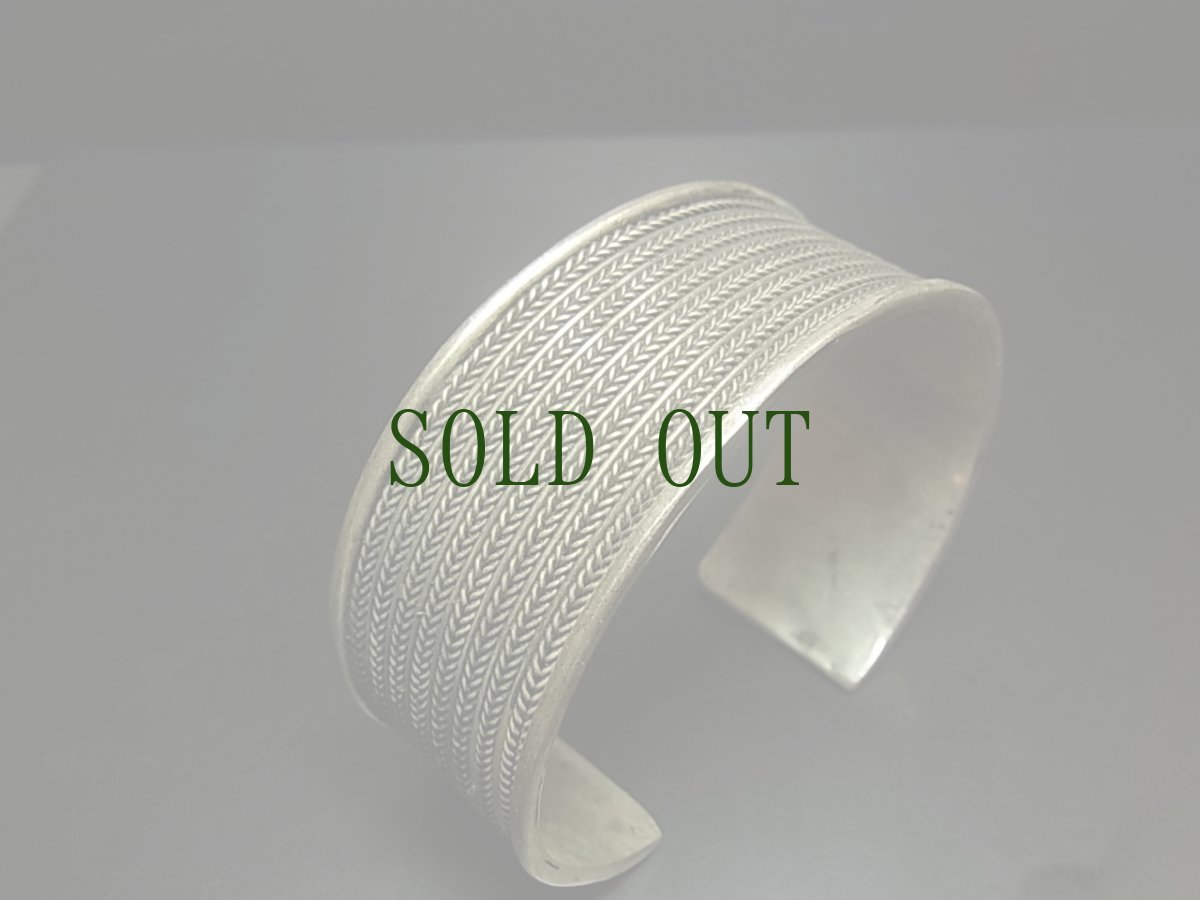 画像2: 貴州ミャオ族のシルバーバングル(ミャオ銀)　 線・小 (2)