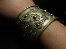 画像5: 貴州ミャオ族のシルバーバングル(ミャオ銀)　花 (5)