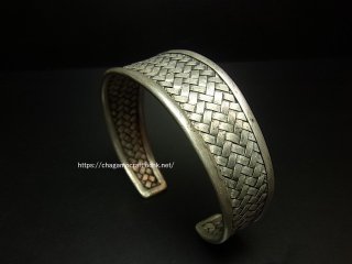 Old tribal silver 花鳥カービングバングル 純銀苗族 伝統工芸品 Old tribal silver 花鳥カービングバングル 純銀苗族伝統銀細工