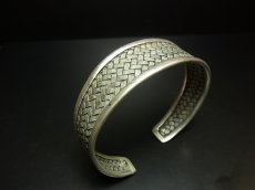 画像2: 貴州ミャオ族のシルバーバングル(ミャオ銀)　編み　小 (2)