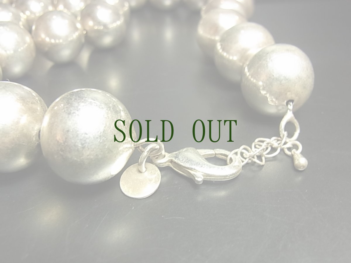 画像4: 貴州ミャオ族の丸玉ネックレス　(苗銀製)　（大） (4)