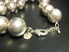 画像4: 貴州ミャオ族の丸玉ネックレス　(苗銀製)　（大） (4)