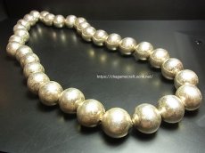 画像1: 貴州ミャオ族の丸玉ネックレス　(苗銀製)　（大） (1)