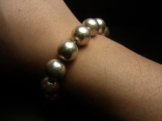 画像5: ミャオ族（苗族）のシルバーブレスレット（苗銀製）丸玉 (5)