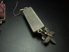 画像5: ミャオ族（苗族）の苗銀製・刺繍古裂ピアス/  Miao Old embroidery earrings　 (5)