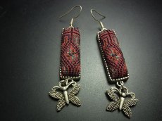 画像2: ミャオ族（苗族）の苗銀製・刺繍古裂ピアス/  Miao Old embroidery earrings　 (2)