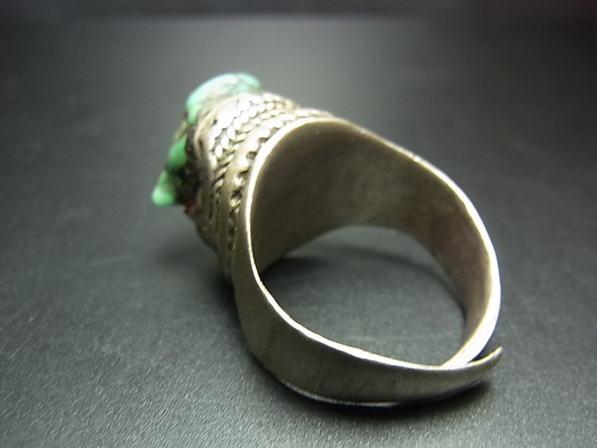画像4: アンティーク・チベタンターコイズの銀製リング　Old Tibetan  silver ring with turquoise (4)