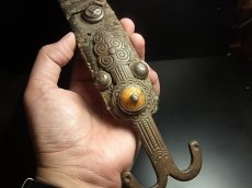 画像8: チベットの搾乳桶の鉤・ラムチャル（ワチャル・tibetan old lamchar）アンティーク (8)
