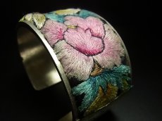 画像3: 貴州省ミャオ族の刺繍古裂バングル(苗銀)プレインステッチ　Old embroidery Miao silver bangle　 (3)