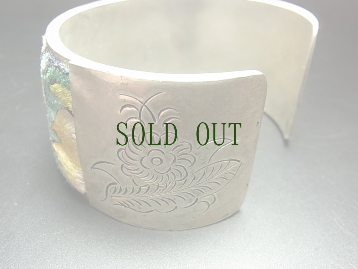 画像4: 貴州省ミャオ族の刺繍古裂バングル(苗銀)プレインステッチ　Old embroidery Miao silver bangle　 (4)
