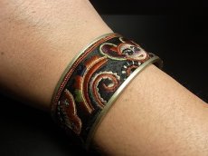 画像6: 貴州省ミャオ族の刺繍古裂バングル(苗銀)　剪紙破線繍/ Split thread stitch・Old embroidery Miao silver bangle　 (6)