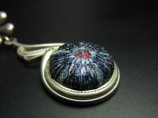 画像2: ミャオ族（苗族）の苗銀製・刺繍古裂ピアス/  Miao Old embroidery earrings　 (2)