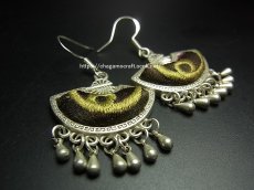 画像1: ミャオ族（苗族）の苗銀製・刺繍古裂ピアス/  Miao Old embroidery earrings　 (1)