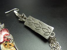 画像3: ミャオ族（苗族）の苗銀製・刺繍古裂ピアス/  Miao Old embroidery earrings　 (3)