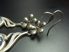 画像4: ミャオ族（苗族）の苗銀製・刺繍古裂ピアス/  Miao Old embroidery earrings　 (4)