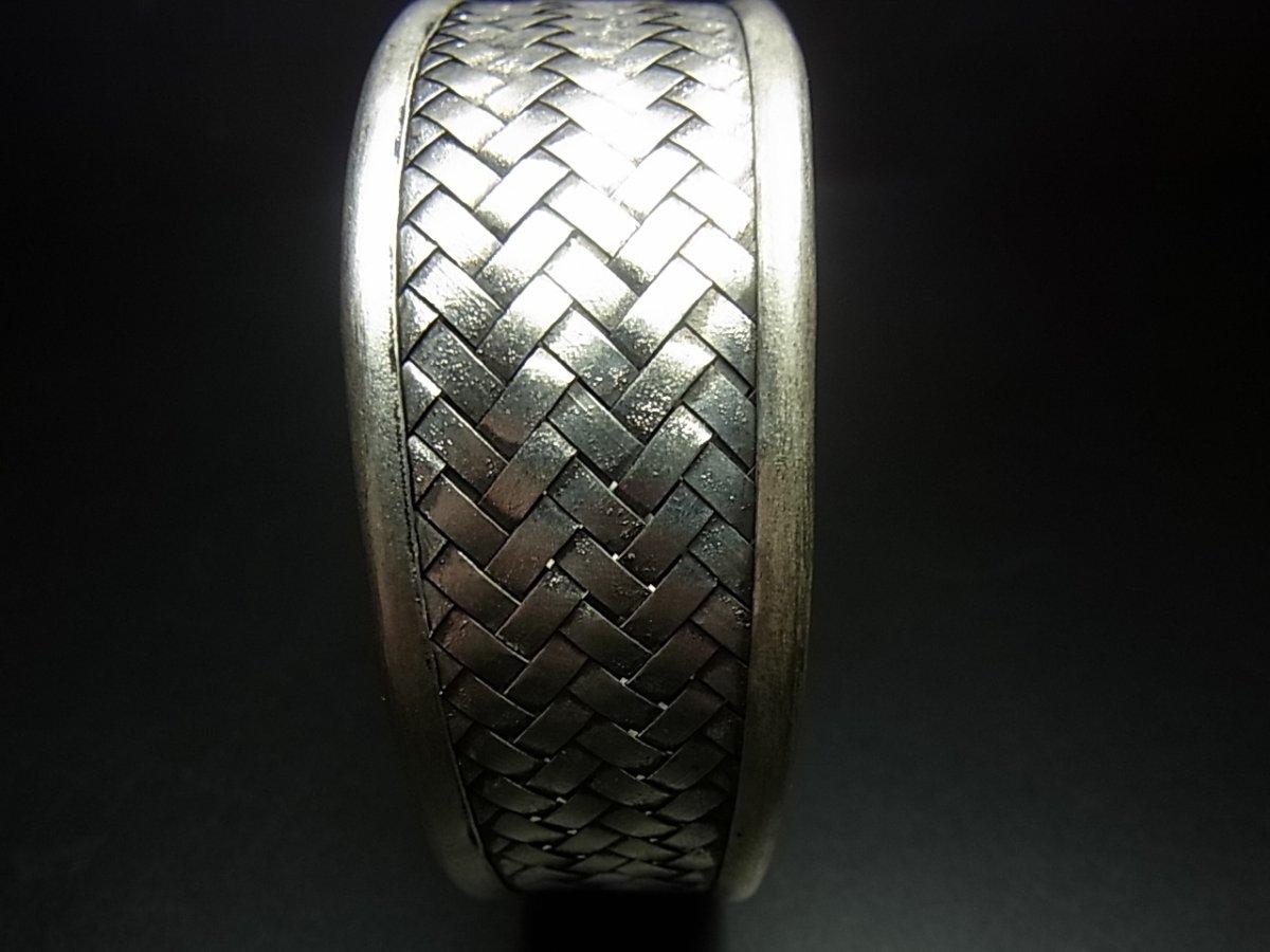 画像2: 貴州ミャオ族のシルバーバングル(ミャオ銀) 編み 小 (2)