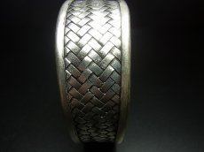 画像2: 貴州ミャオ族のシルバーバングル(ミャオ銀) 編み 小 (2)