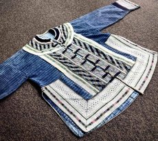 画像1: 雲南省麻栗坡　彝族（イ族・白倮人）·（Malipo Bai luo YI ）上衣（アンティーク・コレクション） (1)