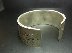 画像4: 貴州省ミャオ族の刺繍古裂バングル(苗銀)　Old embroidery Miao silver bangle　 (4)