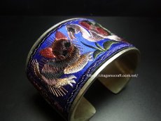 画像1: 貴州省ミャオ族の刺繍古裂バングル(苗銀)　Old embroidery Miao silver bangle　 (1)