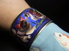 画像7: 貴州省ミャオ族の刺繍古裂バングル(苗銀)　Old embroidery Miao silver bangle　 (7)