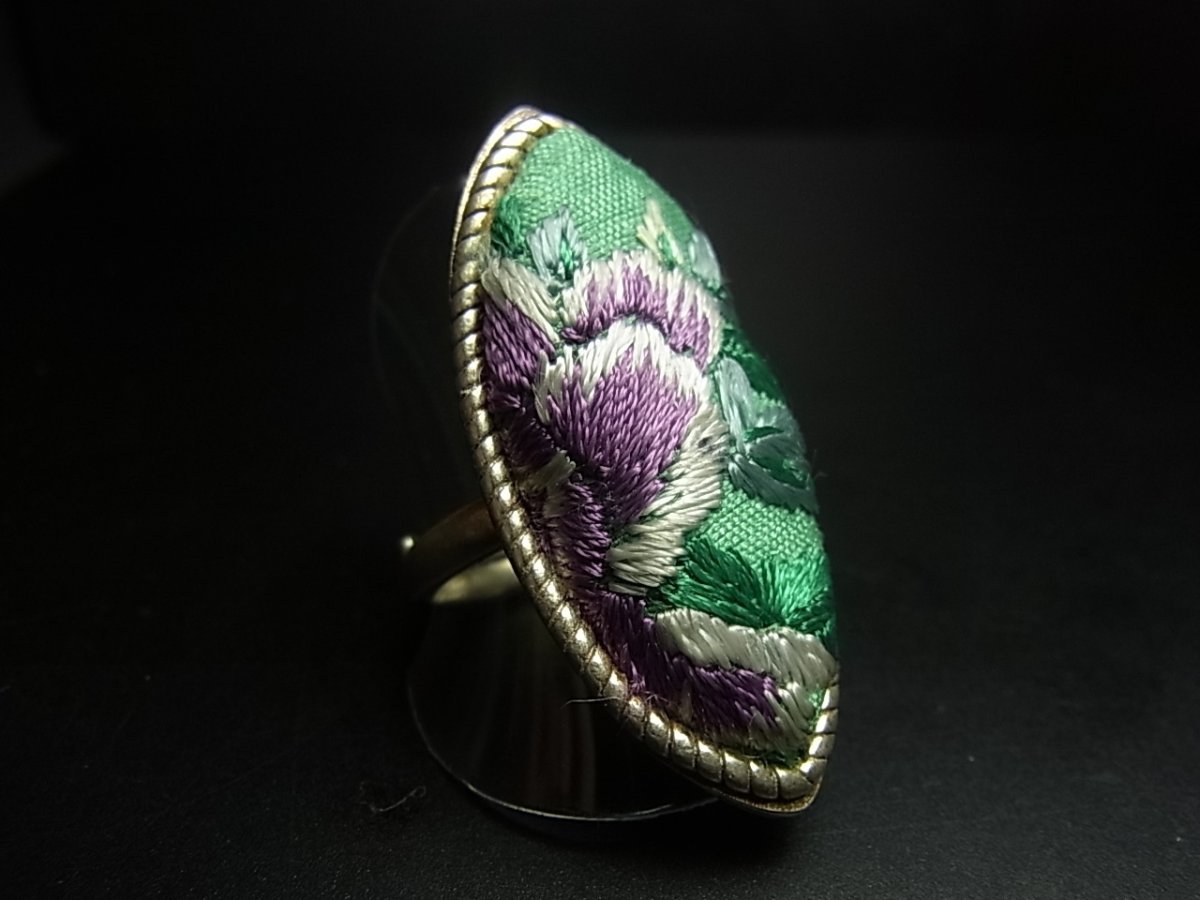 画像1: 貴州ミャオ族の刺繍古裂リング（苗銀製） (1)