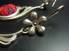 画像5: ミャオ族（苗族）の苗銀製・刺繍古裂ピアス/  Miao Old embroidery earrings　 (5)