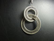 画像4: 貴州苗族（ミャオ族）の苗銀製トライバルピアス　　  (4)