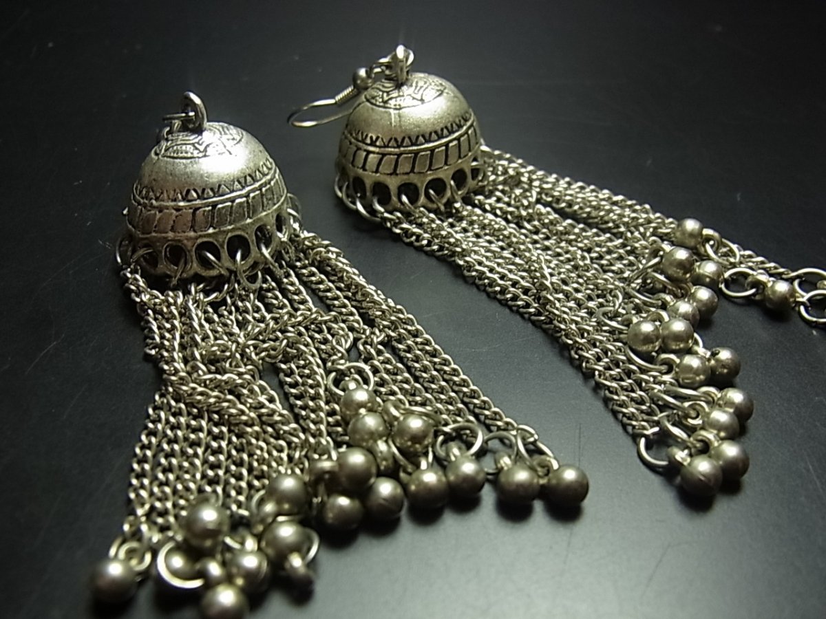 画像2: 貴州苗族（ミャオ族）の苗銀製トライバルピアス　　  (2)