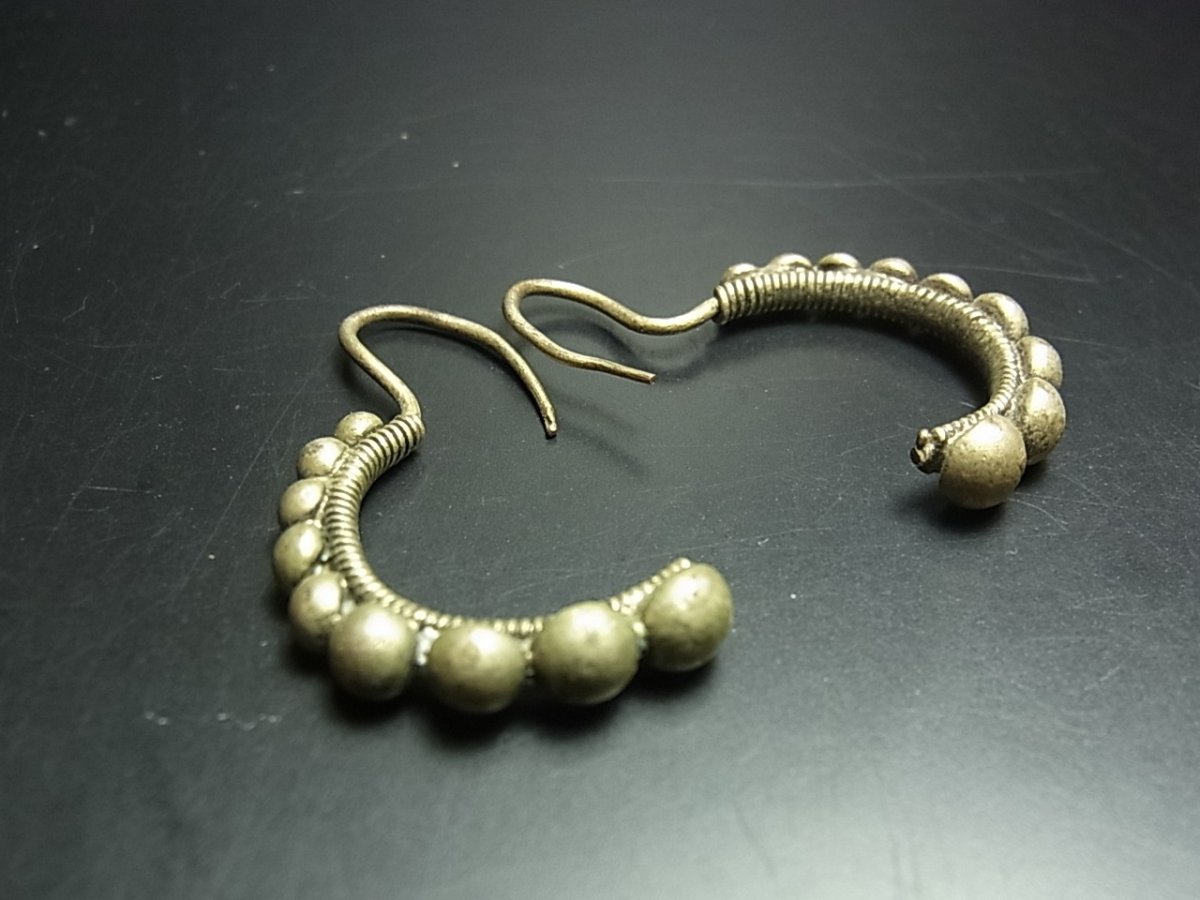 画像2: 貴州苗族（ミャオ族）の苗銀製トライバルピアス　　  (2)