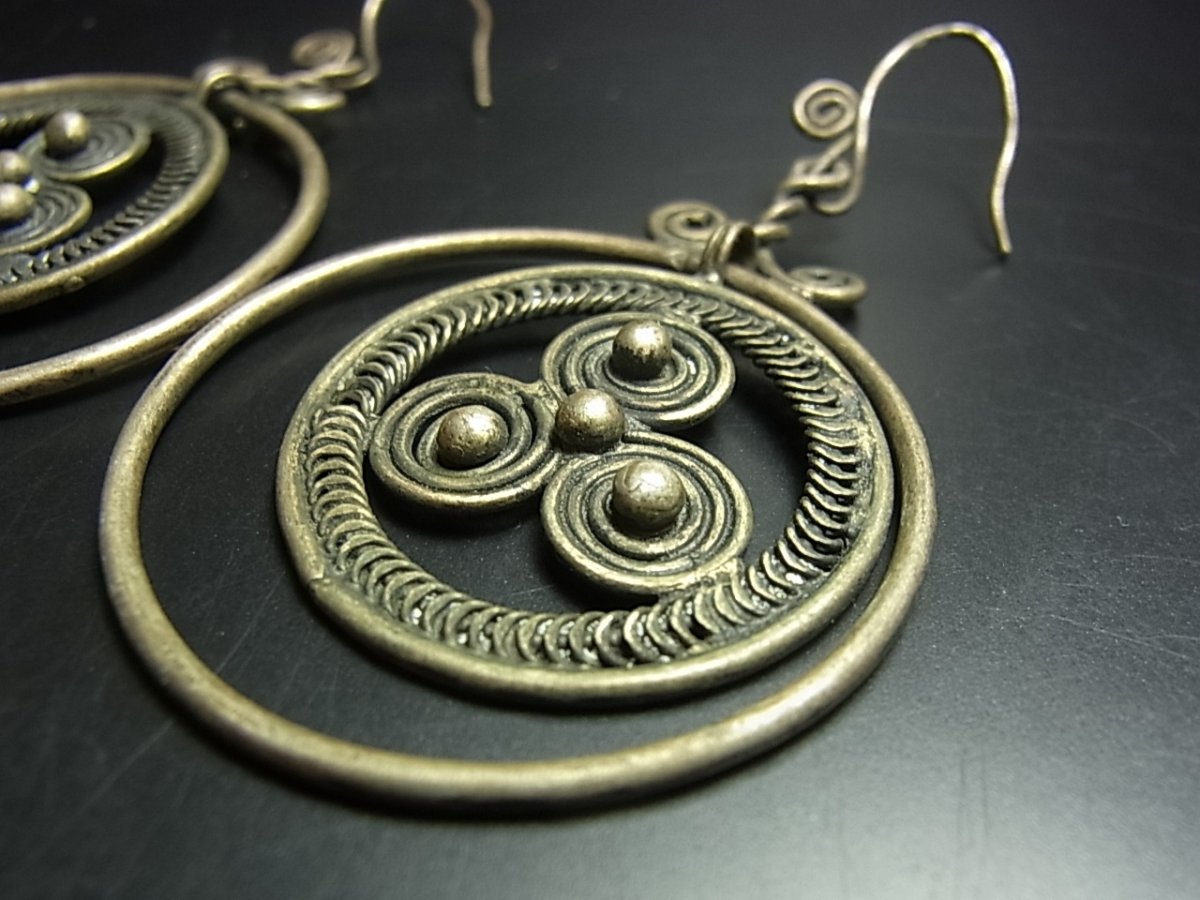 画像3: 貴州苗族（ミャオ族）の苗銀製トライバルピアス　　  (3)