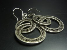 画像2: 貴州苗族（ミャオ族）の苗銀製トライバルピアス　　  (2)