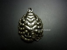 画像1: チベット・蠍の蔵銀製トクチャ（護符） (1)