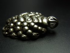 画像4: チベット・蠍の蔵銀製トクチャ（護符） (4)