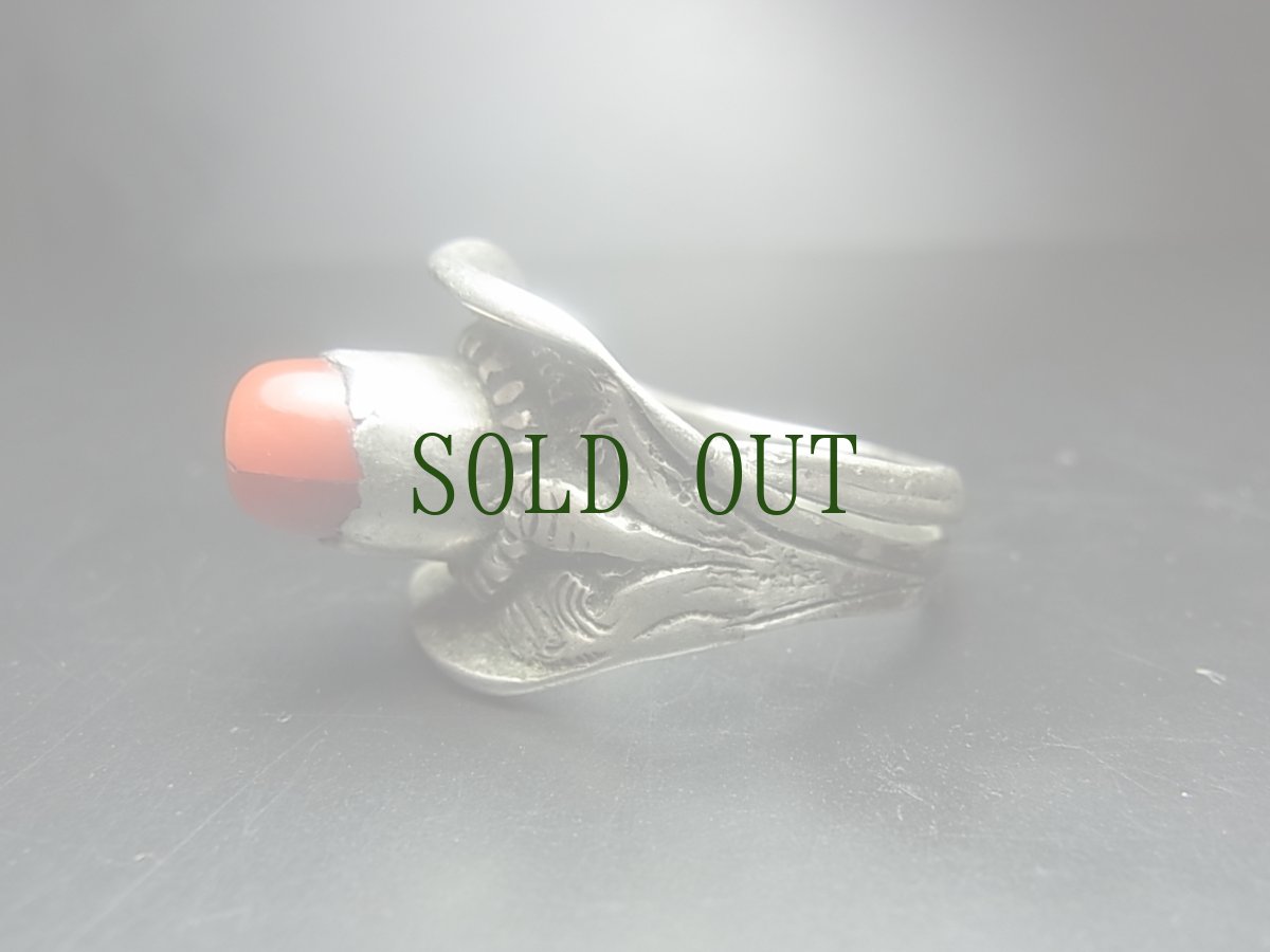 画像3: アンティーク・チベタンコーラル（山珊瑚)の銀製リングOld Tibetan  silver ring with coral (3)
