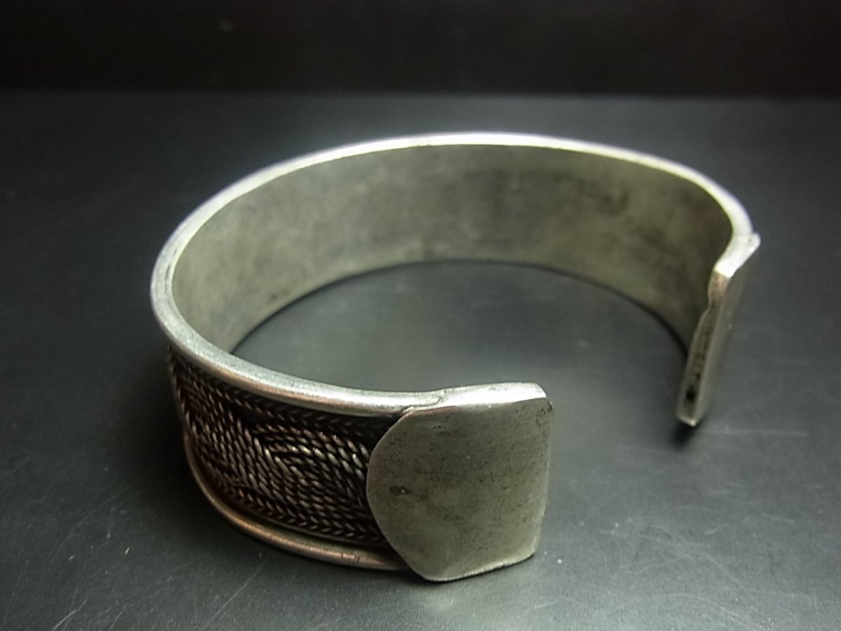 画像4: 貴州ミャオ族のシルバーバングル(ミャオ銀)　波線・小 (4)