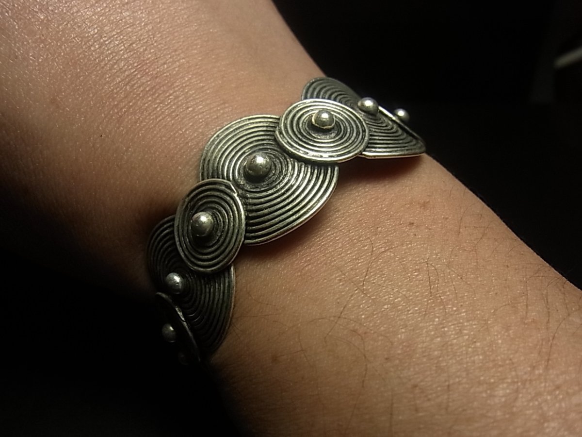 画像6: 貴州ミャオ族のシルバーバングル(ミャオ銀)　渦巻・菅笠・小 (6)