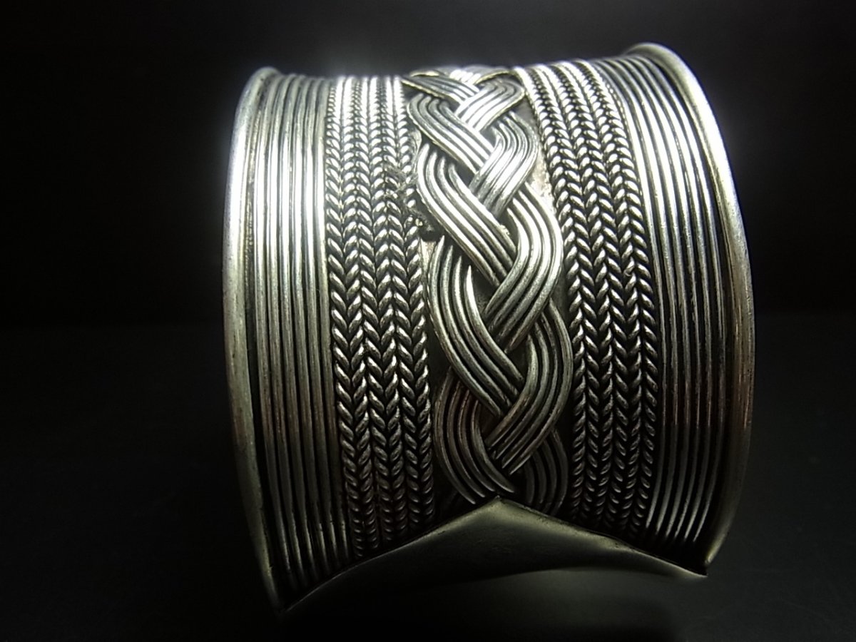 画像3: 貴州ミャオ族のシルバーバングル(ミャオ銀)　波線・大 (3)